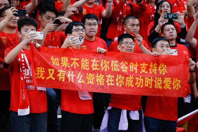 武汉江大问鼎亚冠不靠金元 中国女足可否借势？