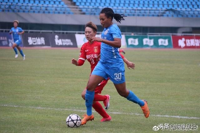 范巴斯滕：内马尔是爱哭鬼 前一秒犯规下一秒变受害者